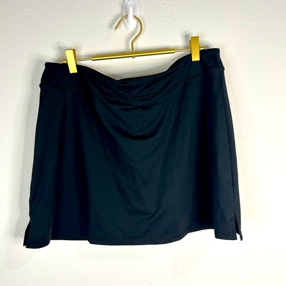 💥 BLACK Tranquility Women’s Swim Skort Large Ruched Waist Modest Coverup Shorts - Picture 1 of 5